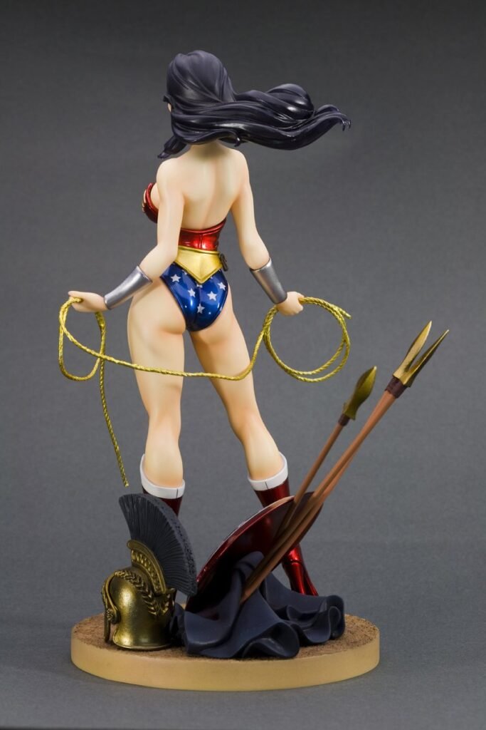 Kotobukiya DC Comics: Wonder Woman Bishoujo Statue | KOTOBUKIYA