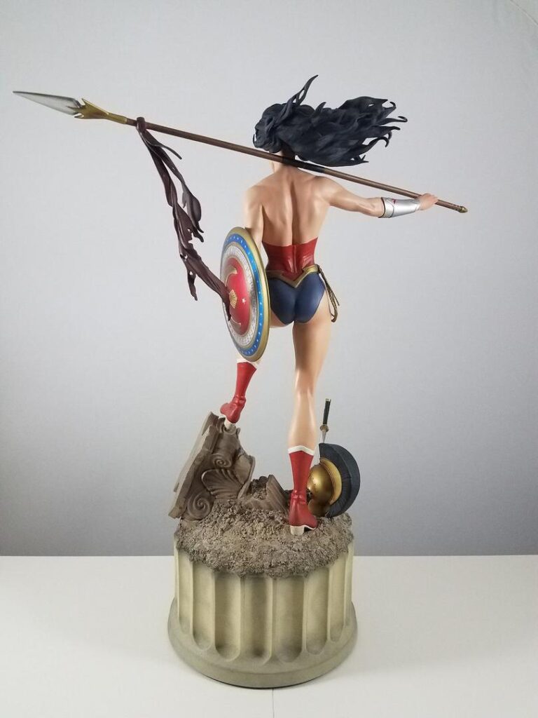 Wonder Woman Exclusive Version Premium Format – DC Comics | Sideshow Collectibles